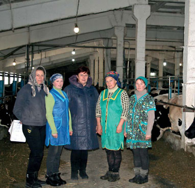 Разом із робітницями на фермі «Хлібороба» у селі Жучківці