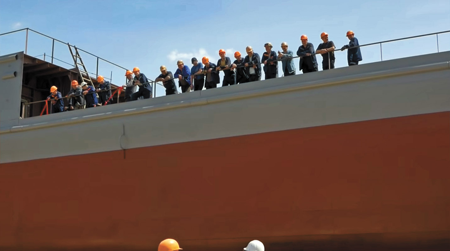 Колектив ССЗ «НІБУЛОН» сьогодні будує найдовше за часів незалежної України унікальне 140-метрове самохідне кранове судно класу «річка-море»